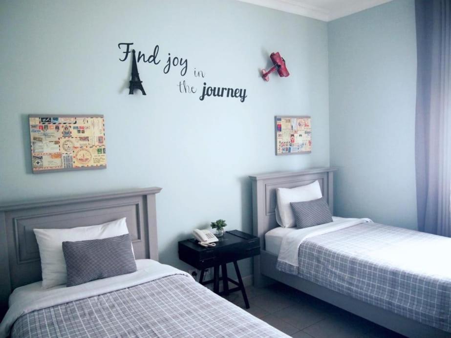 Cottonwood Bed & Breakfast House Бандунг Екстериор снимка