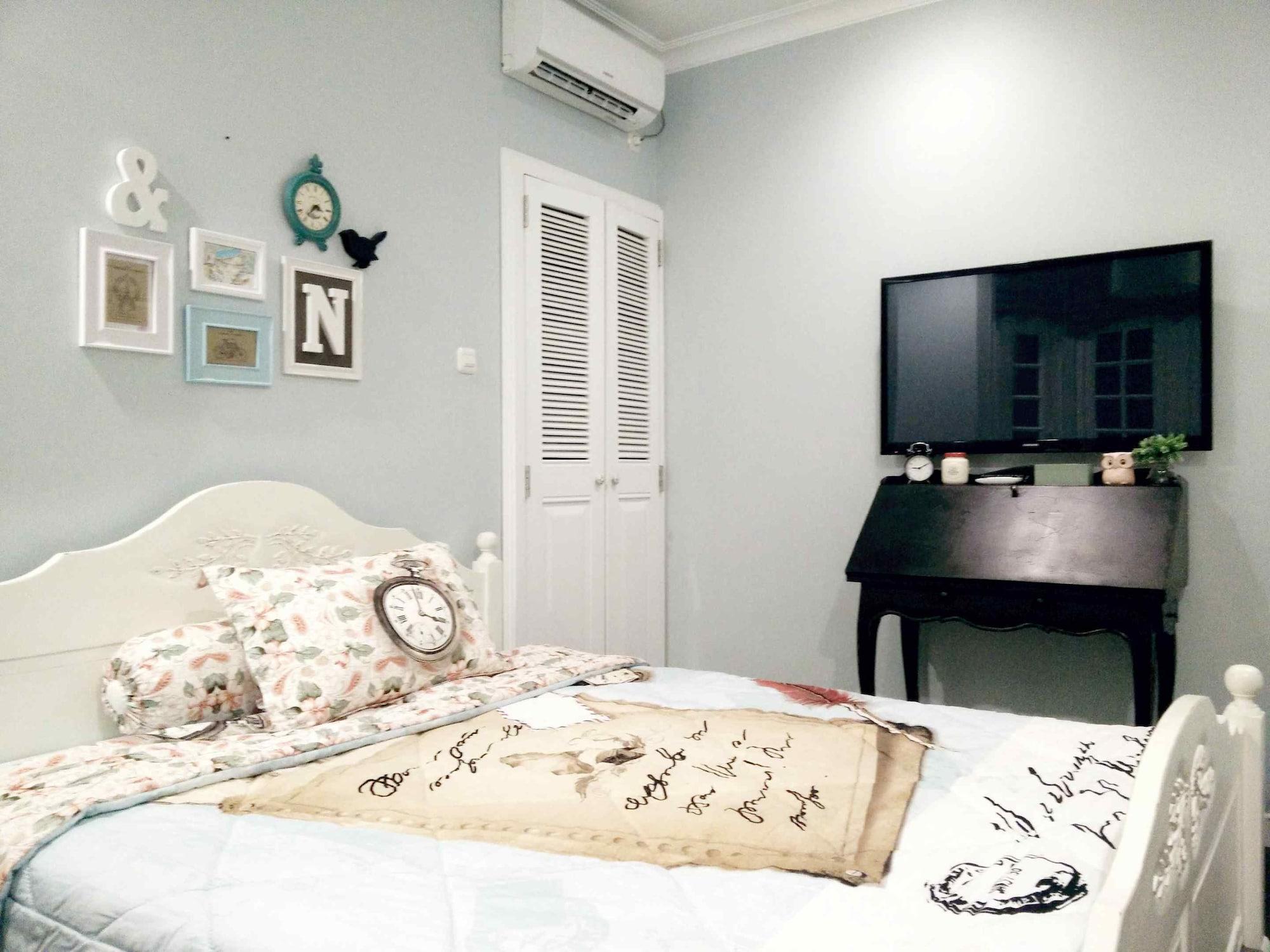 Cottonwood Bed & Breakfast House Бандунг Екстериор снимка