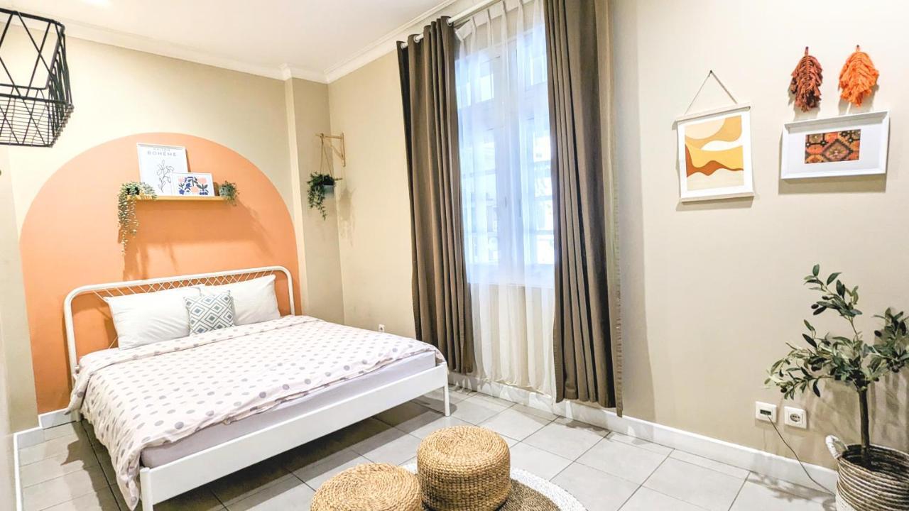 Cottonwood Bed & Breakfast House Бандунг Екстериор снимка